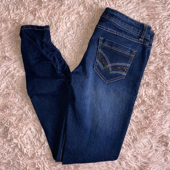 DISTRESSED BLUE DENIM SKINNY JEANS W/ RUCHED ANKLES · SIZE 9, FITS M - Picture 5 of 9